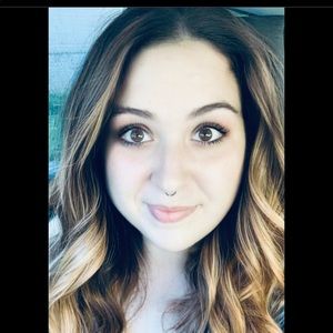 Meet your Posher, Alyssa